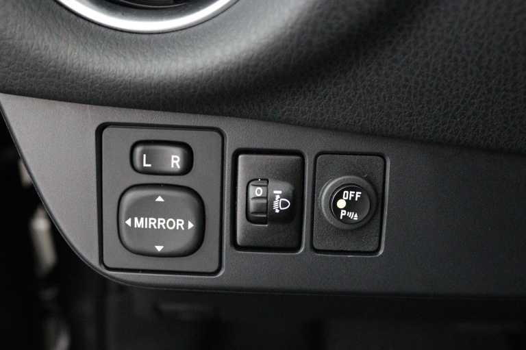 Toyota Yaris - 1.5 Hybrid Dynamic 28