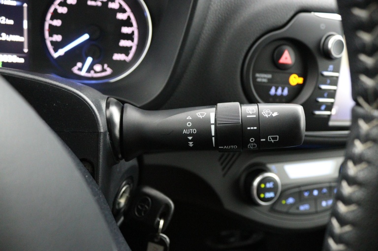 Toyota Yaris - 1.5 Hybrid Dynamic 30