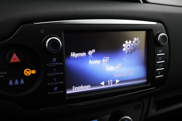 Toyota Yaris - 1.5 Hybrid Dynamic 43