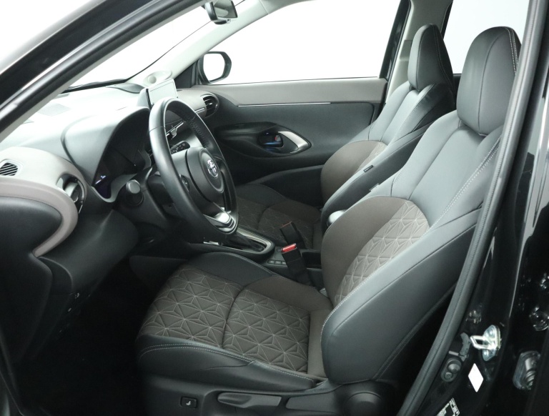 Toyota Yaris Cross - 1.5 Hybrid Executive 17