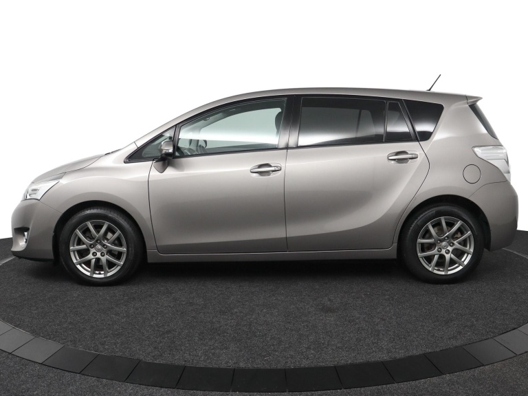 Toyota Verso - 1.8 VVT-i Business 3