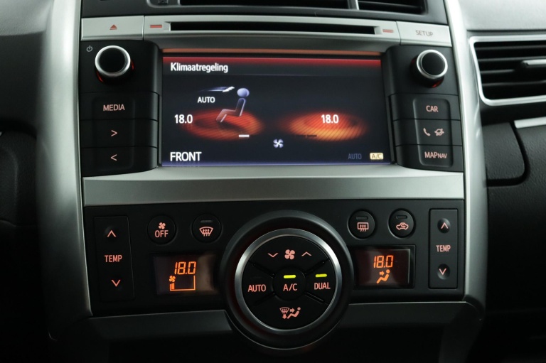 Toyota Verso - 1.8 VVT-i Business 7