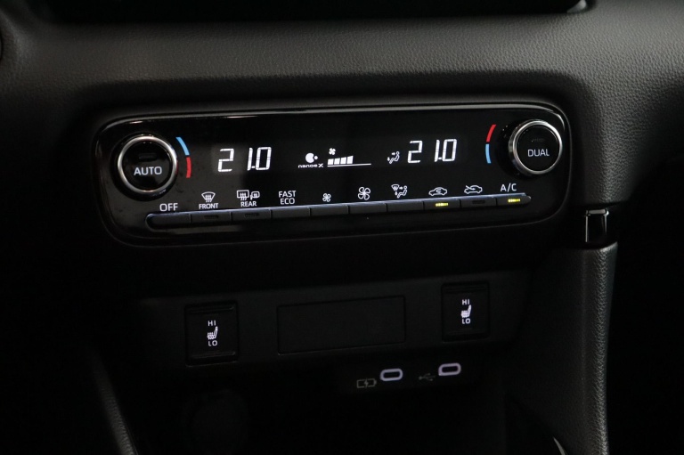 Toyota Yaris - 1.5 Hybrid 130 Executive 7