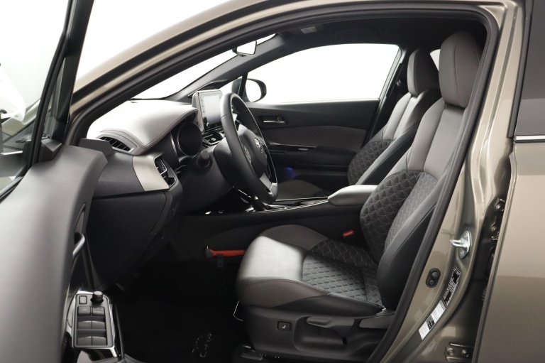 Toyota C-HR - 2.0 Hybrid Executive 16