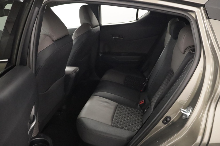 Toyota C-HR - 2.0 Hybrid Executive 17