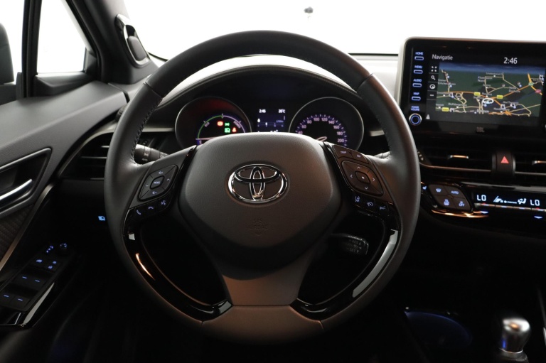 Toyota C-HR - 2.0 Hybrid Executive 18