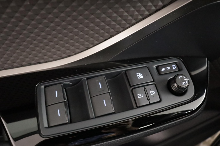 Toyota C-HR - 2.0 Hybrid Executive 28