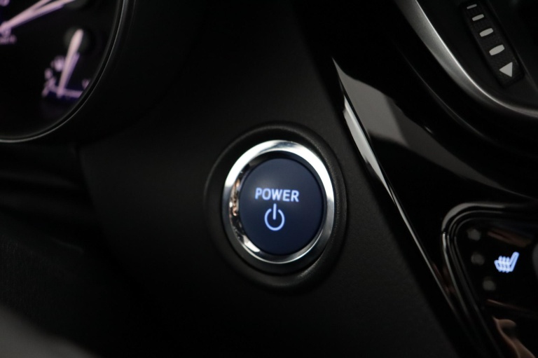 Toyota C-HR - 2.0 Hybrid Executive 38