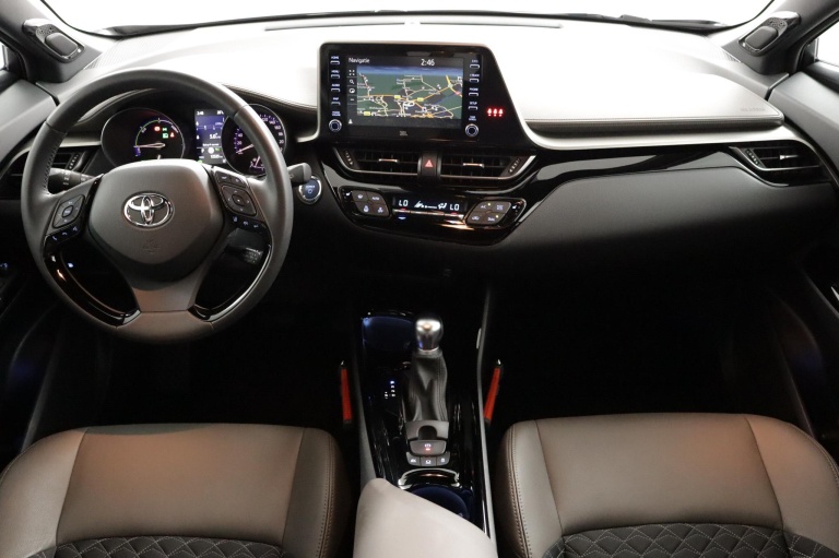 Toyota C-HR - 2.0 Hybrid Executive 4