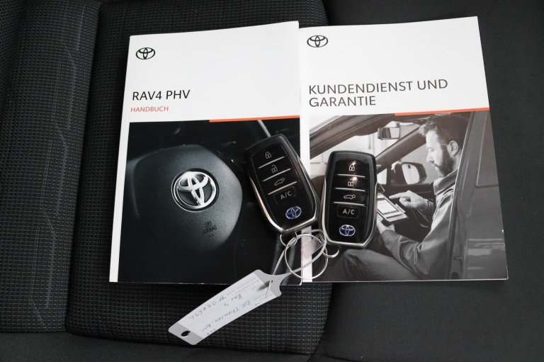 Toyota RAV4 - 2.5 Plug-in Hybrid AWD Dynamic 30