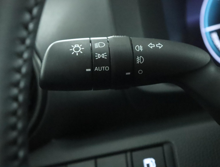 Toyota C-HR - 1.8 Hybrid 140 Dynamic 29