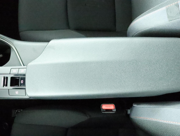 Toyota C-HR - 1.8 Hybrid 140 Dynamic 56