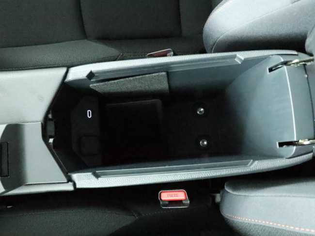 Toyota C-HR - 1.8 Hybrid 140 Dynamic