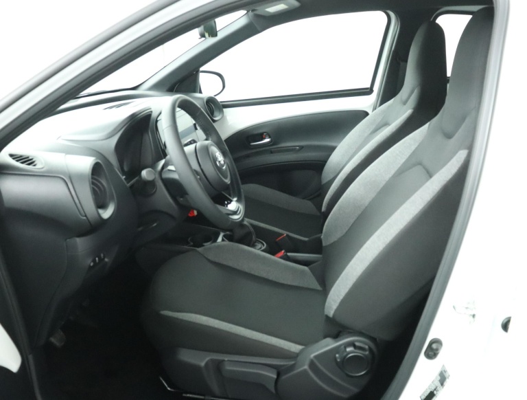 Toyota Aygo X - 1.0 VVT-i MT Play 17
