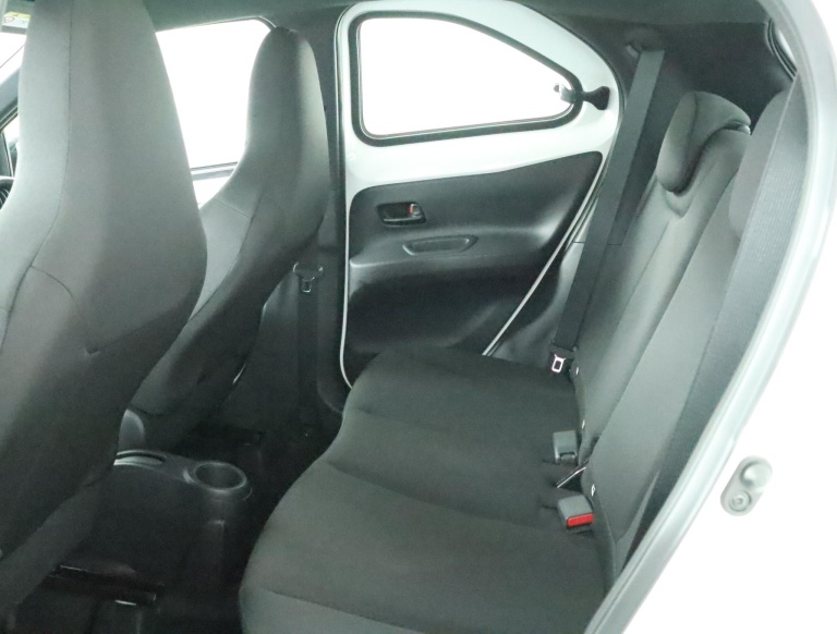 Toyota Aygo X - 1.0 VVT-i MT Play 18