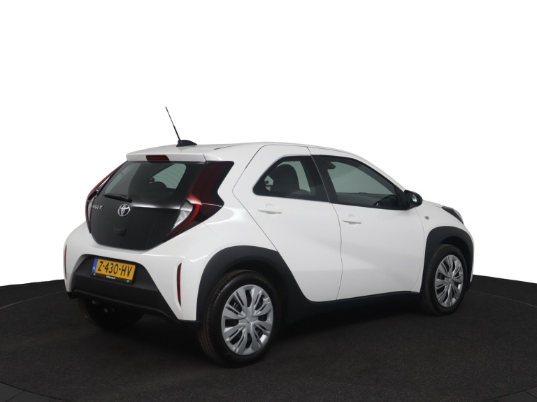 Toyota Aygo X - 1.0 VVT-i MT Play 2