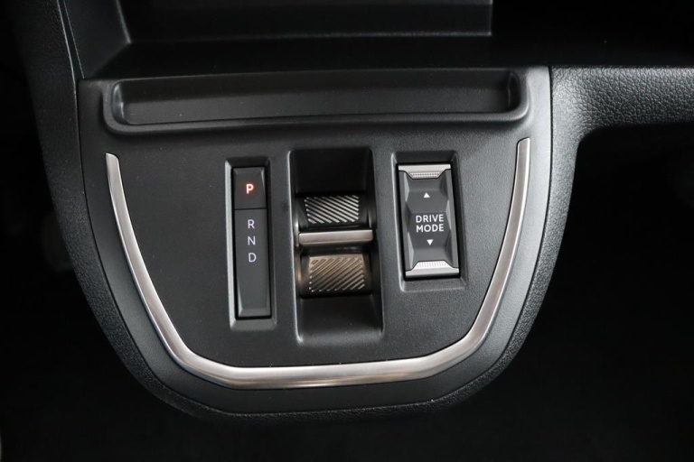 Toyota PROACE Long Worker Electric - 75kWh Challenger 18