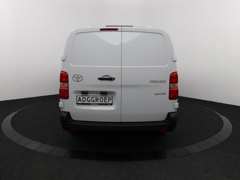 Toyota PROACE Long Worker Electric - 75kWh Challenger 29