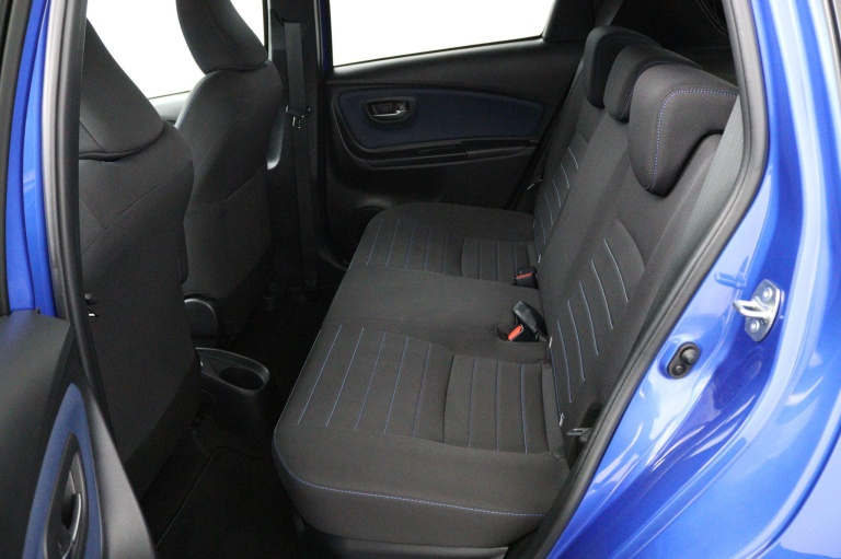 Toyota Yaris - 1.5 Hybrid Bi-Tone 18