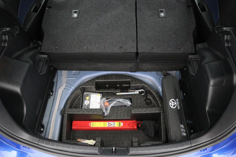 Toyota Yaris - 1.5 Hybrid Bi-Tone 34