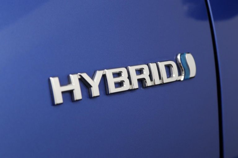 Toyota Yaris - 1.5 Hybrid Bi-Tone 38