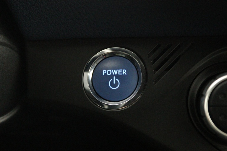 Toyota Yaris - 1.5 Hybrid Bi-Tone 41