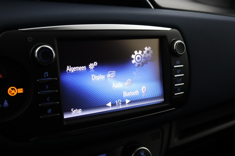 Toyota Yaris - 1.5 Hybrid Bi-Tone 43