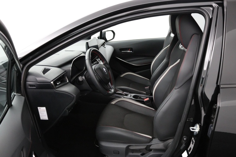 Toyota Corolla - Hybrid 140 GR Sport 17