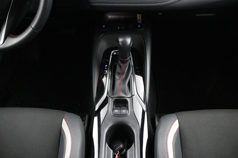 Toyota Corolla - Hybrid 140 GR Sport 27