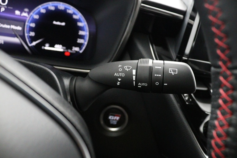 Toyota Corolla - Hybrid 140 GR Sport 32