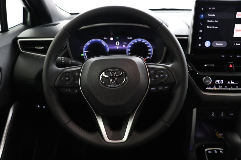 Toyota Corolla Cross - Hybrid 200 Style 24