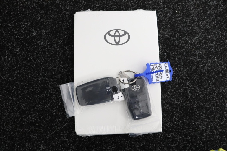 Toyota Corolla Cross - Hybrid 200 Style 26