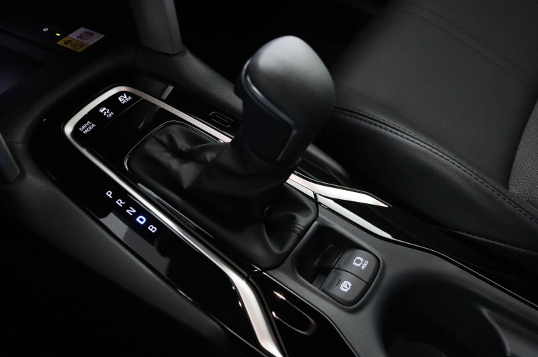Toyota Corolla Cross - Hybrid 200 Style 32