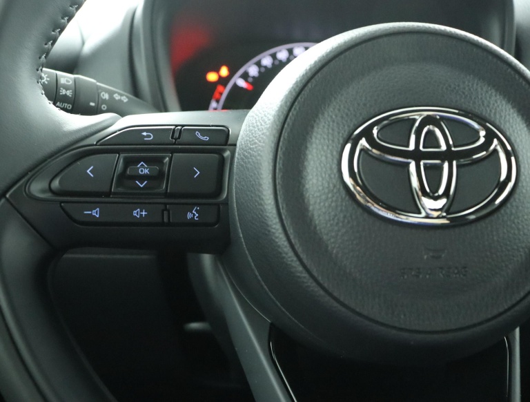 Toyota Aygo X - 1.0 VVT-i MT Play 19