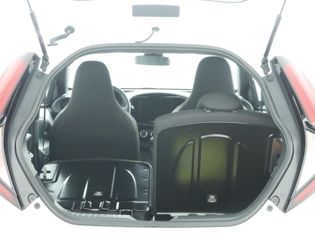 Toyota Aygo X - 1.0 VVT-i MT Play