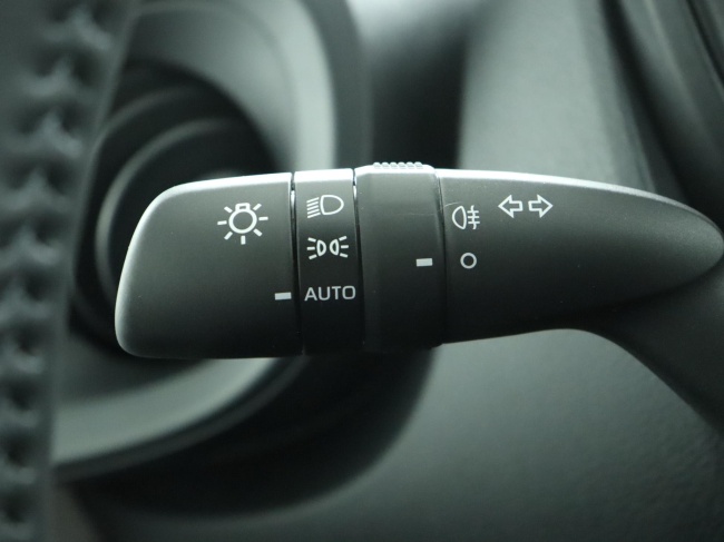 Toyota Aygo X - 1.0 VVT-i MT Play