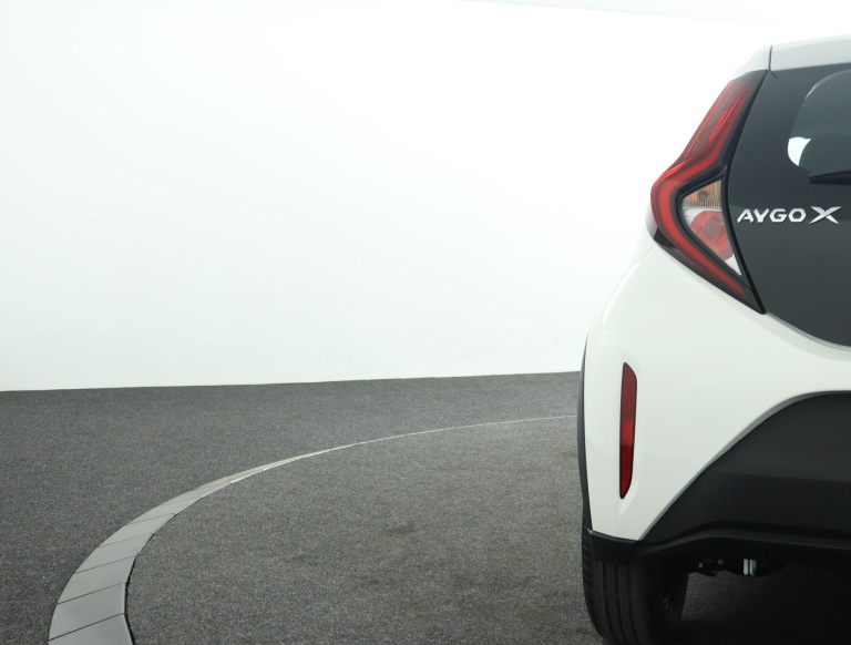 Toyota Aygo X - 1.0 VVT-i MT Play 40