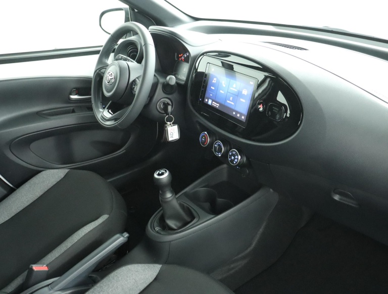 Toyota Aygo X - 1.0 VVT-i MT Play 58