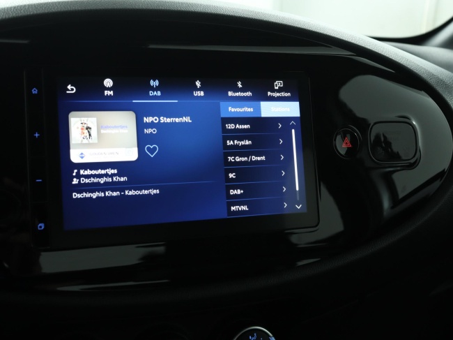 Toyota Aygo X - 1.0 VVT-i MT Play