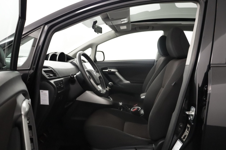 Toyota Verso - 1.8 VVT-i Business 13