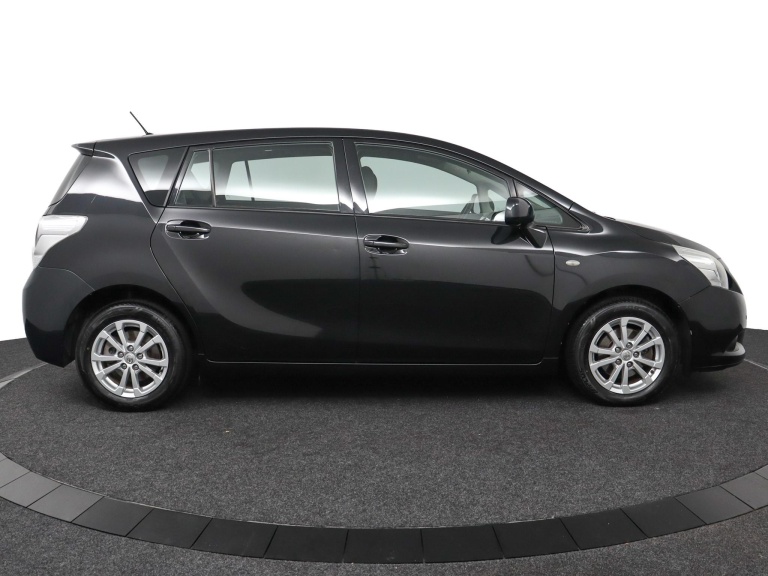 Toyota Verso - 1.8 VVT-i Business 9