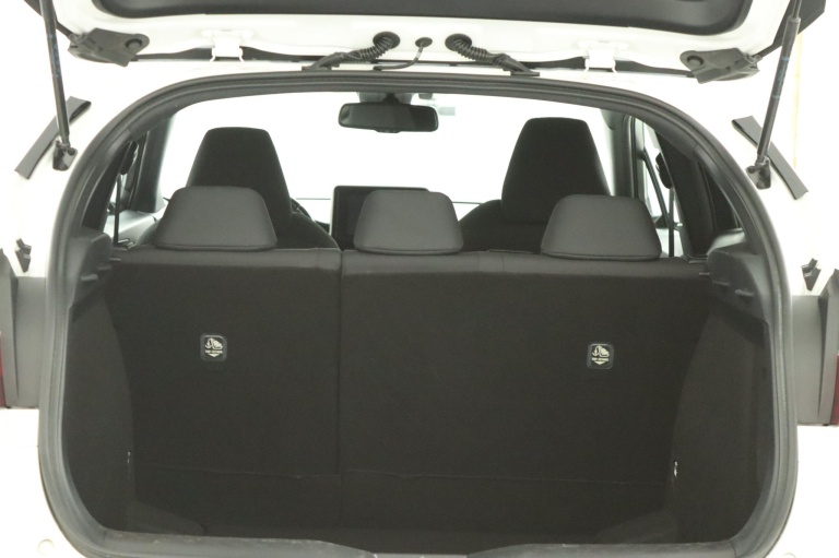 Toyota C-HR - 1.8 Hybrid Dynamic 24