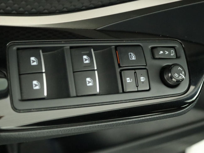 Toyota C-HR - 1.8 Hybrid Dynamic