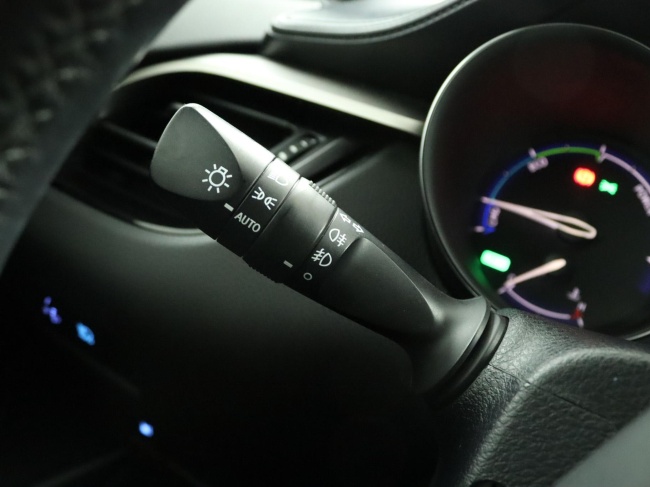 Toyota C-HR - 1.8 Hybrid Dynamic