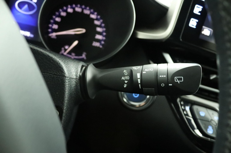 Toyota C-HR - 1.8 Hybrid Dynamic 32