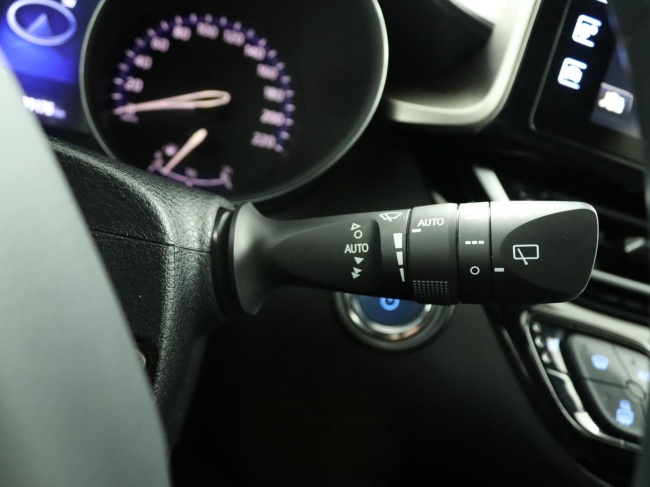 Toyota C-HR - 1.8 Hybrid Dynamic