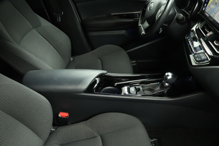 Toyota C-HR - 1.8 Hybrid Dynamic 62