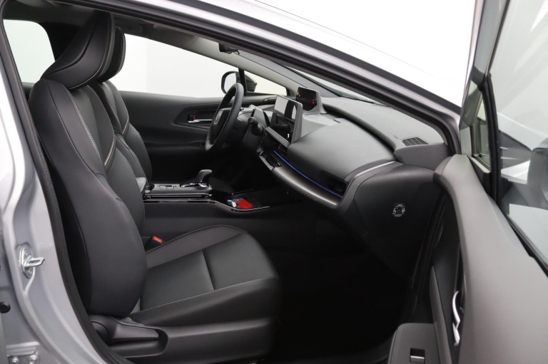 Toyota Prius - 2.0 Plug-in Hybrid 220 Executive Premium Pack 2025 10
