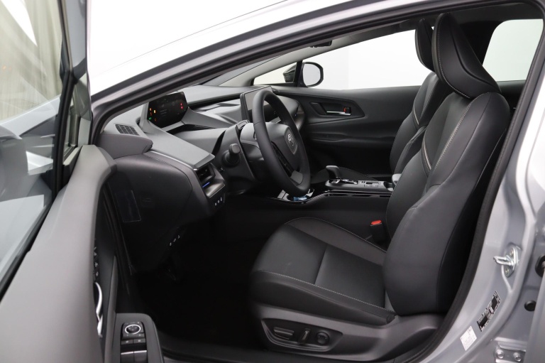 Toyota Prius - 2.0 Plug-in Hybrid 220 Executive Premium Pack 2025 11