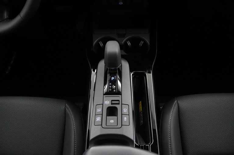 Toyota Prius - 2.0 Plug-in Hybrid 220 Executive Premium Pack 2025 22